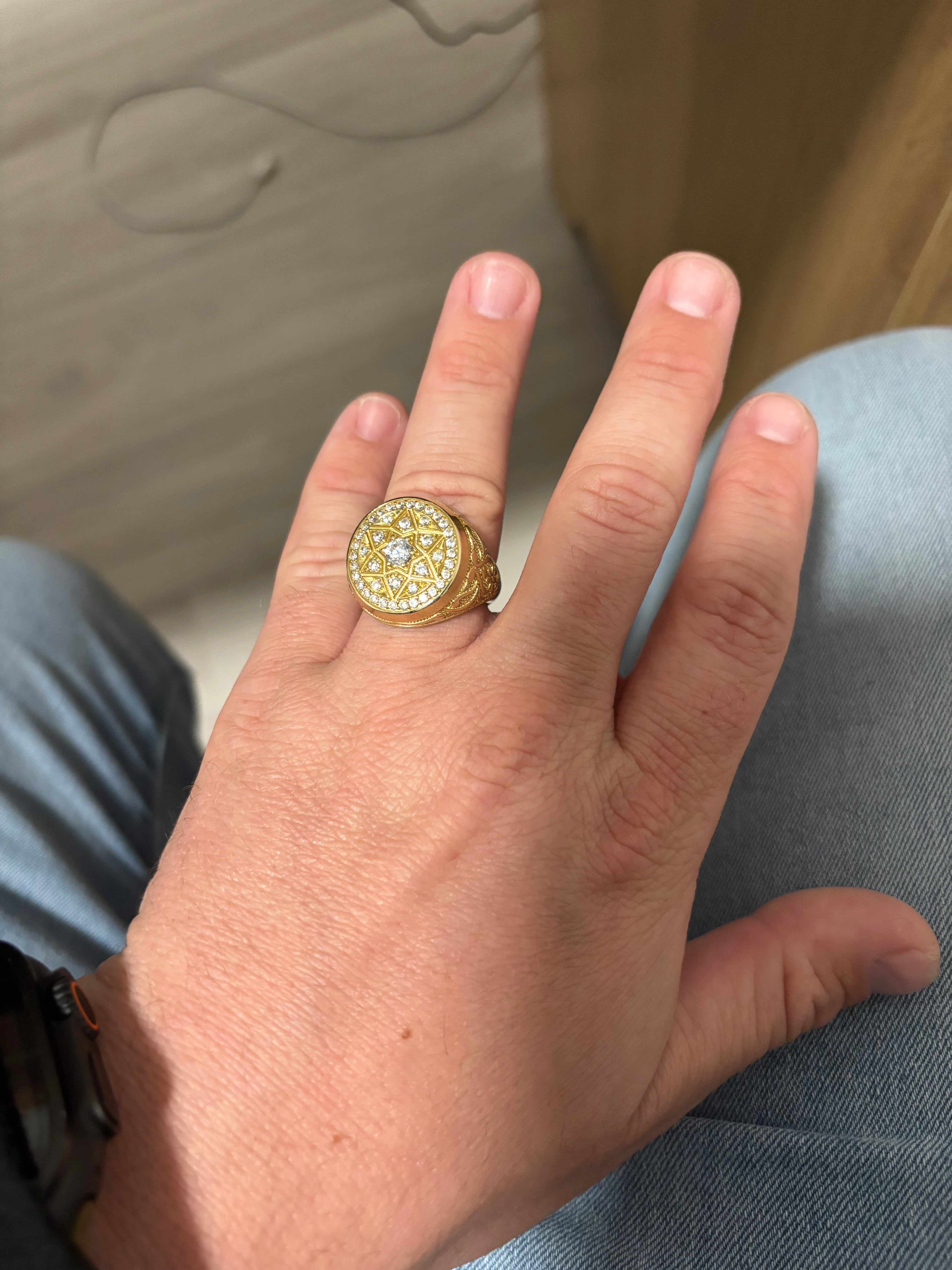 Very beautiful 10k gold ring