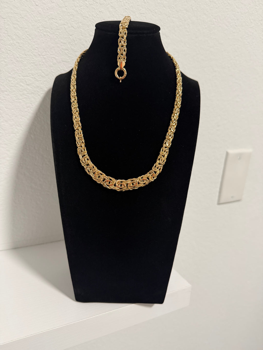Set of 10k gold chains from Italian factories