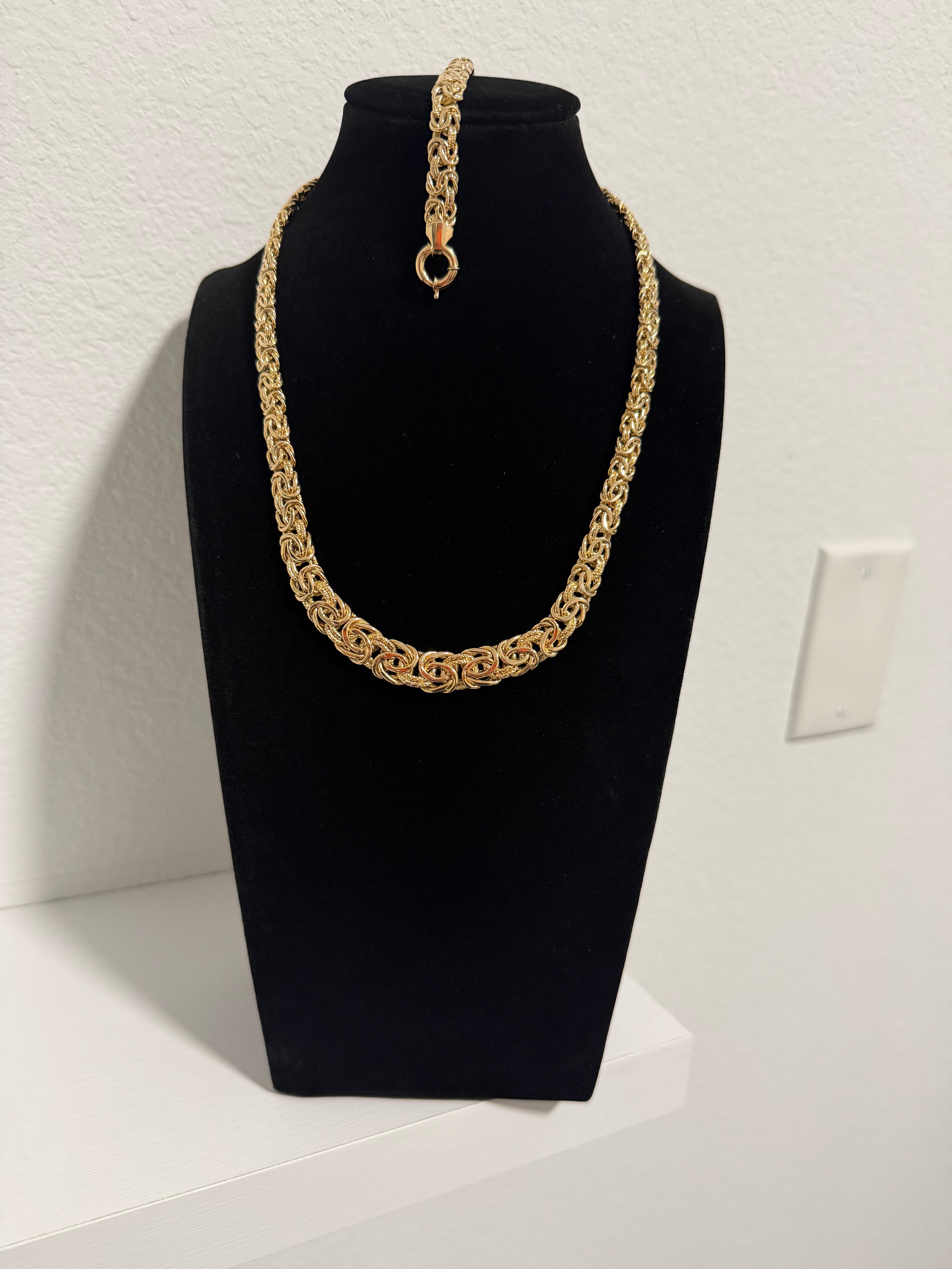 Set of 10k gold chains from Italian factories