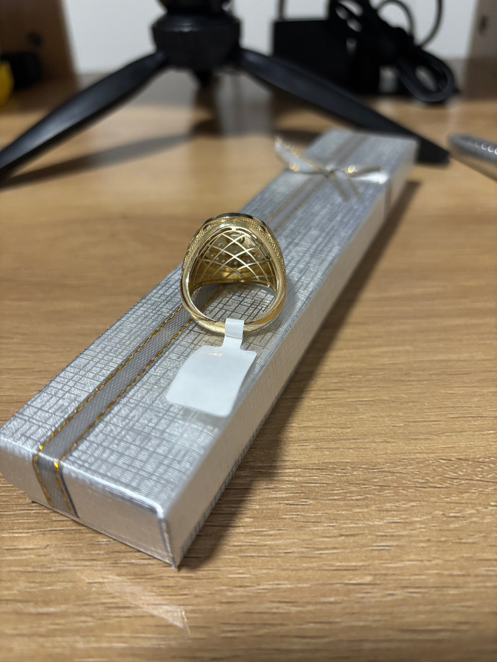 Very beautiful 10k gold ring