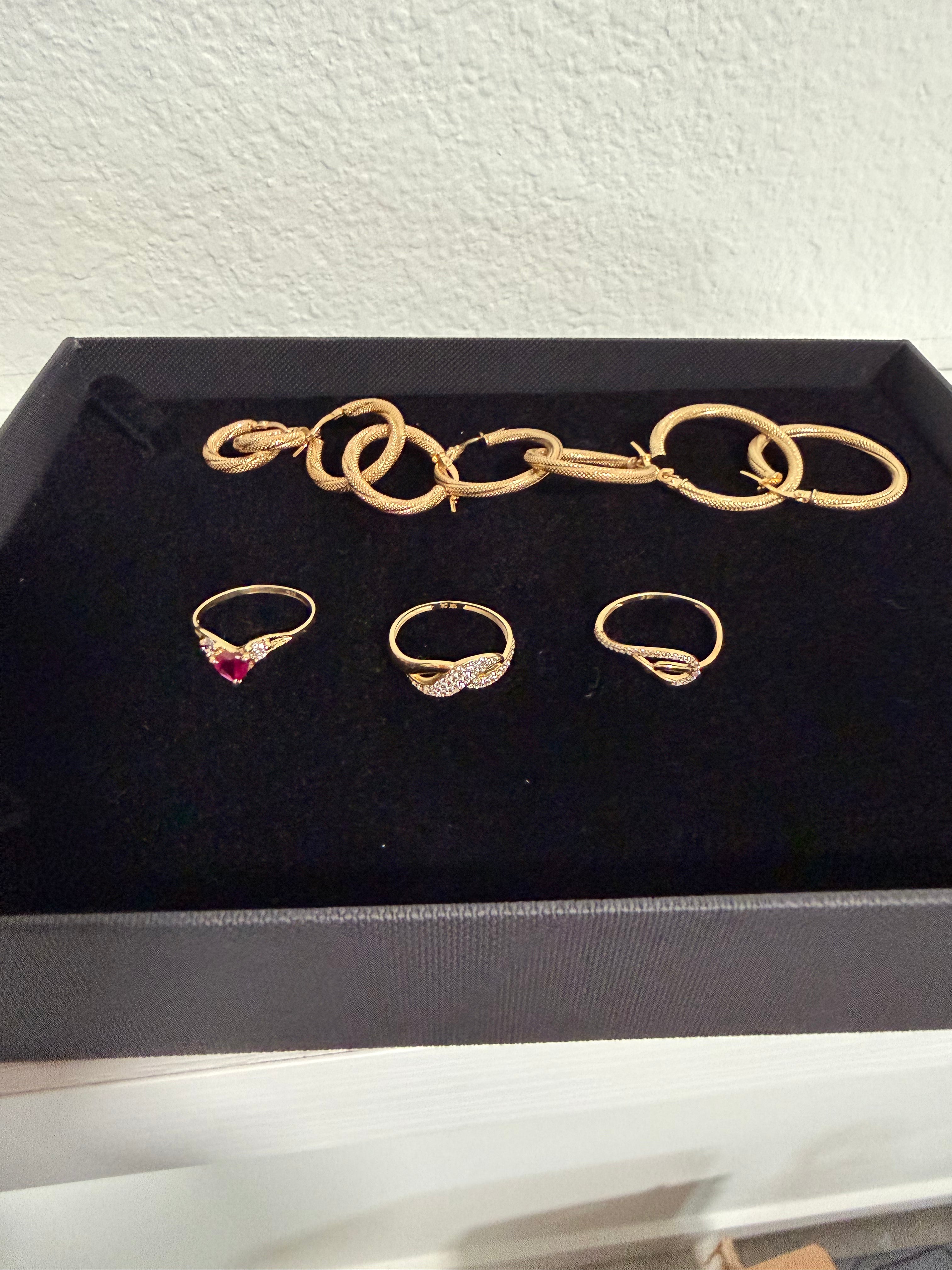 10k gold combo of rings and rings