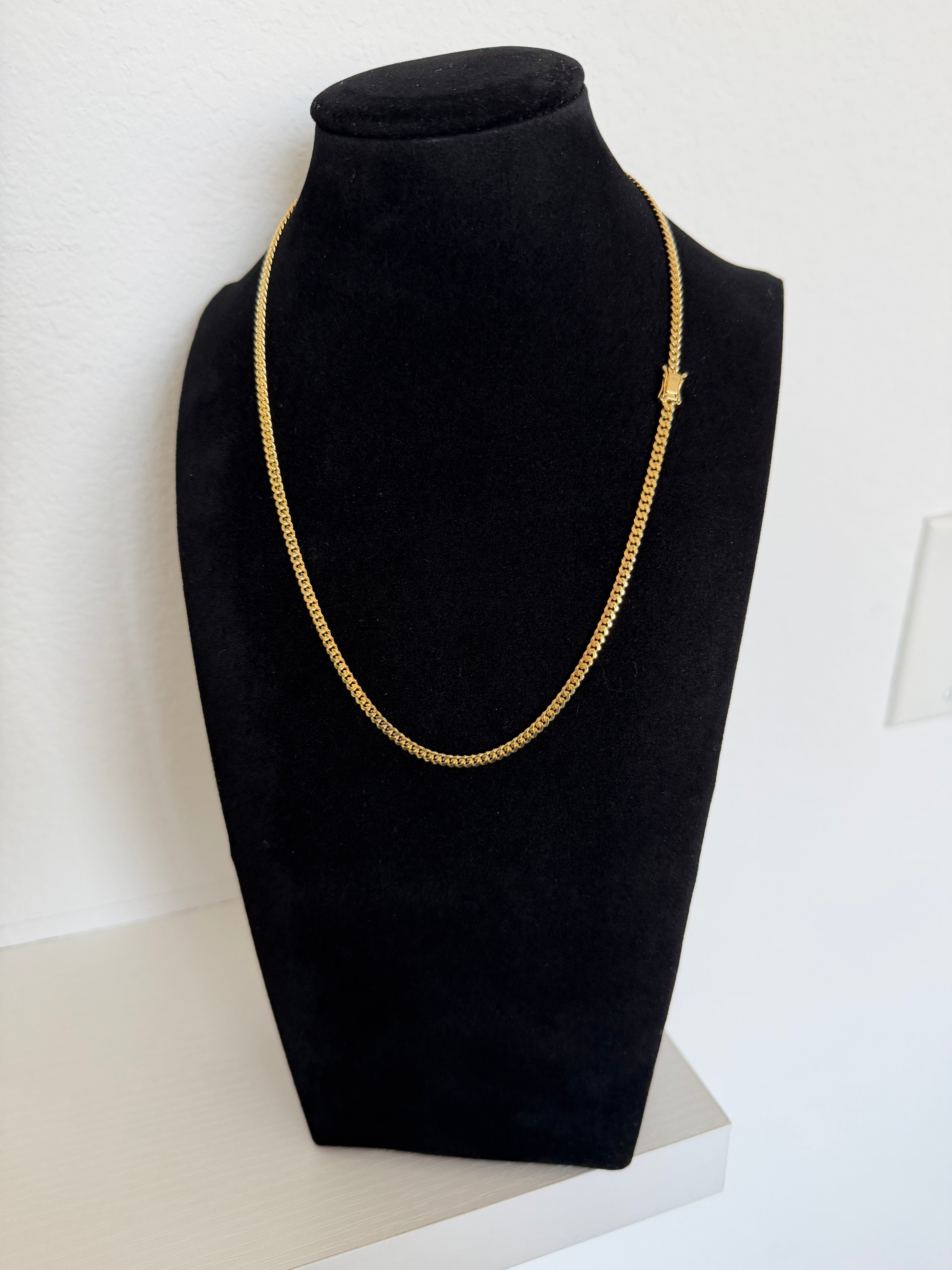 Cuban link chain in 10k gold from factory