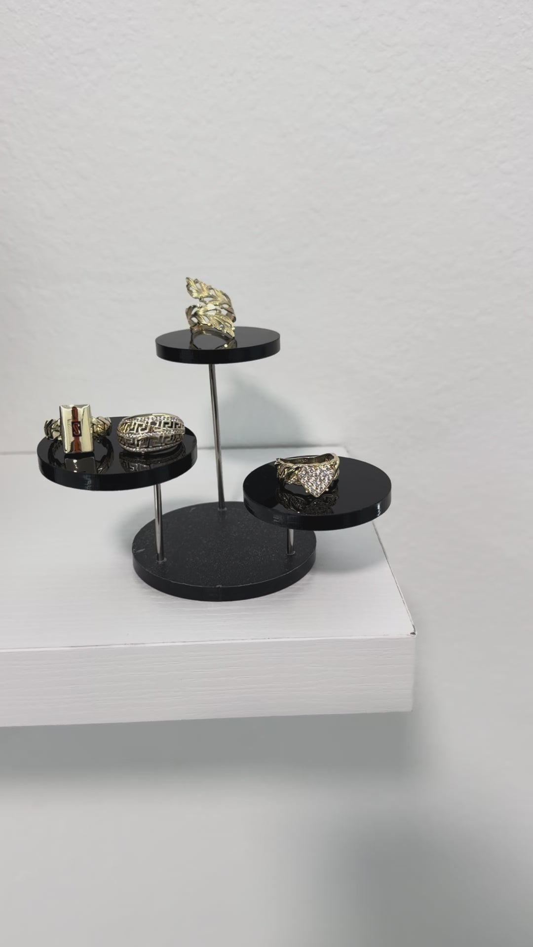 Set of ladies’ rings in 10k gold